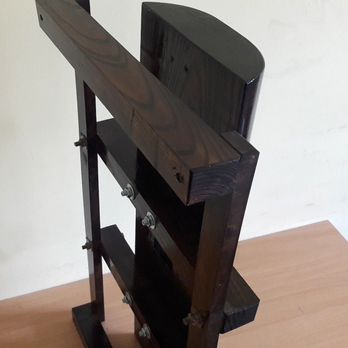 Compact Wing Chun Wooden Dummy (Muk Yan Jong) without a leg – Wall Mounted – European Ash