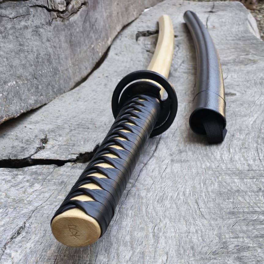 Wooden bokken Daito 102 cm with patterned rubber tsuba, plastic saya and tsukamaki