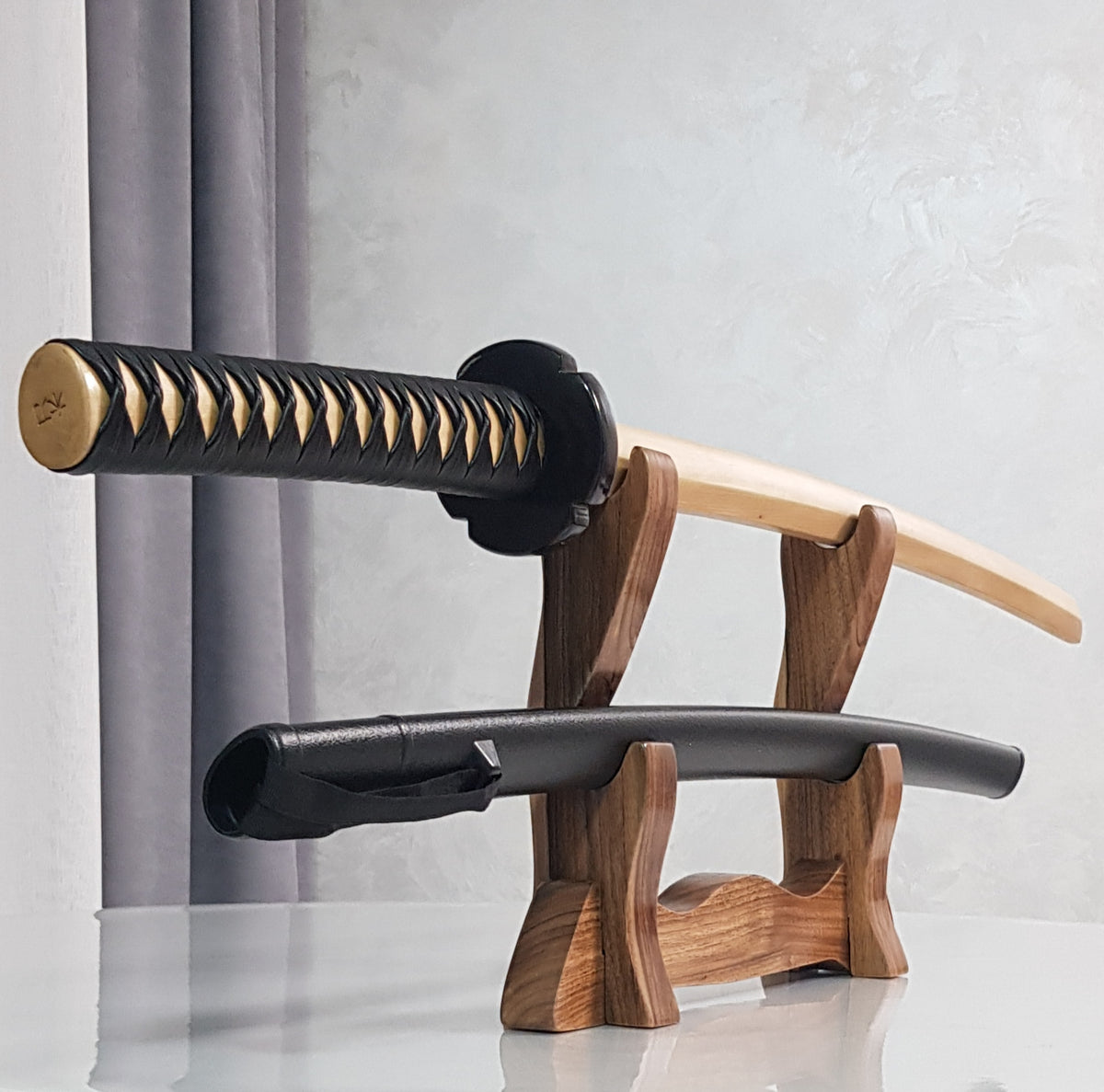 Підставка для меча Katana Bokken - натуральна деревина горіх - 2 шари