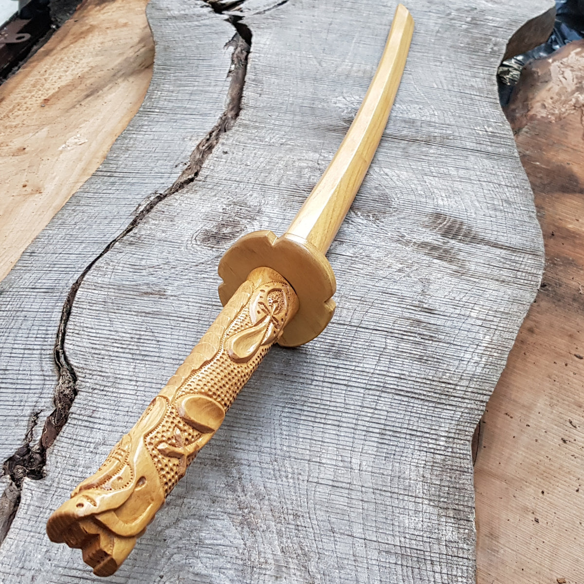 Wooden Bokken Daito Deluxe Dragon 102 (40.1") cm with tsuba- Aikido, Kenjutsu - Robinia Wood
