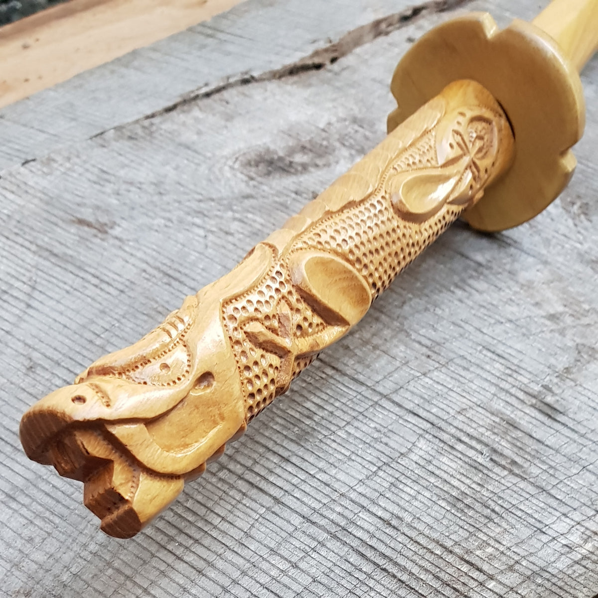 Wooden Bokken Daito Deluxe Dragon 102 (40.1") cm with tsuba- Aikido, Kenjutsu - Robinia Wood