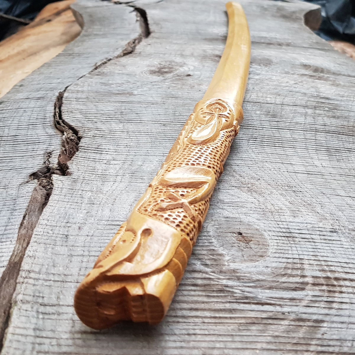 Wooden Bokken Daito Deluxe Dragon 102 (40.1") cm - Aikido, Kenjutsu - Robinia Wood