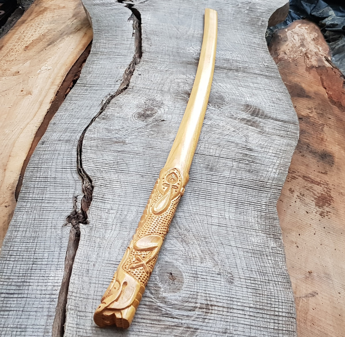 Wooden Bokken Daito Deluxe Dragon 102 (40.1") cm - Aikido, Kenjutsu - Robinia Wood