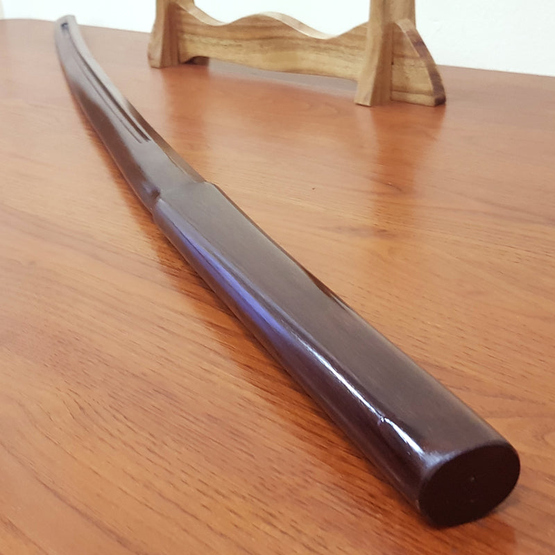 Bokken has a groove along the entire length, due to which the swing movements are obtained with a sound effect - a whistle.