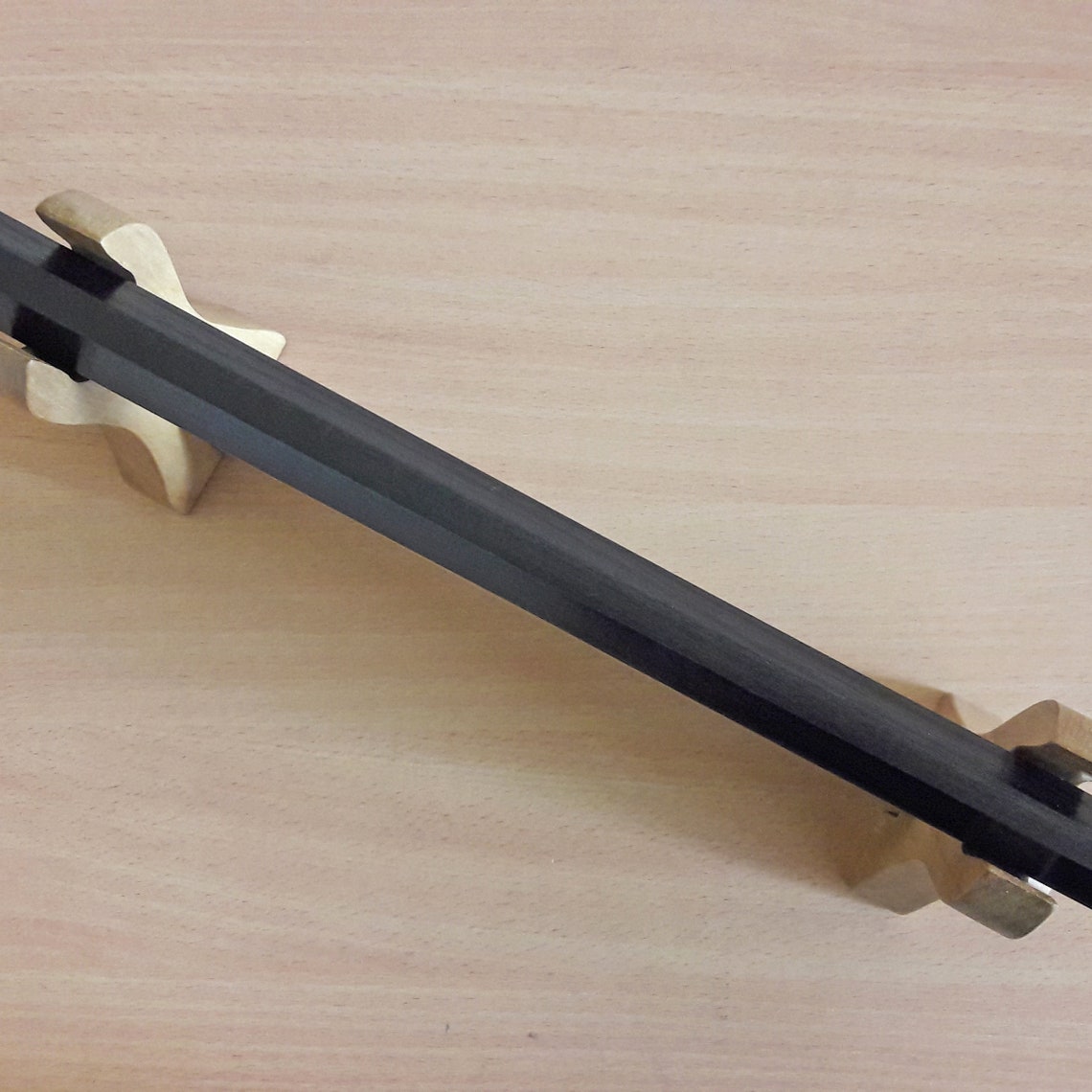 Японський Bokken Daito 102 (40.1") з tsuba - Aikido, Kendo - Robinia Wood