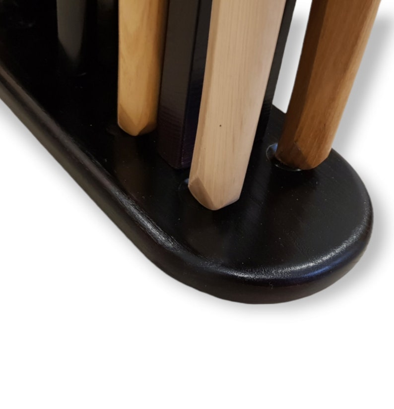 Floor stand for 20 tanto knives