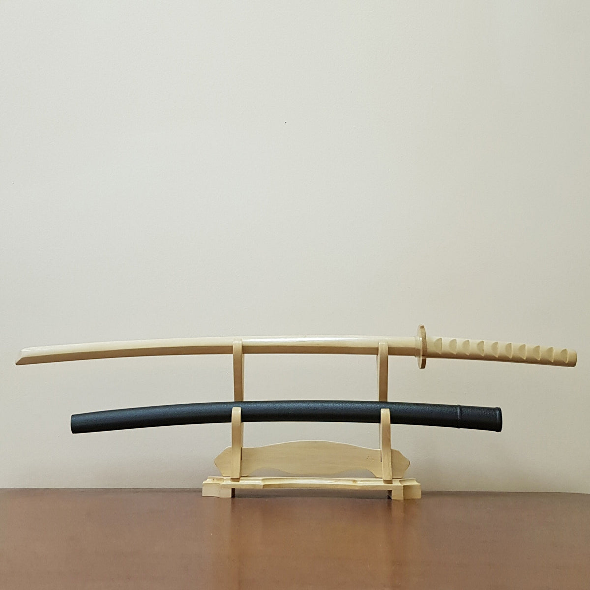 Wooden bokken Daito Deluxe with tsuba, plastic saya for Iaido - European Hornbeam